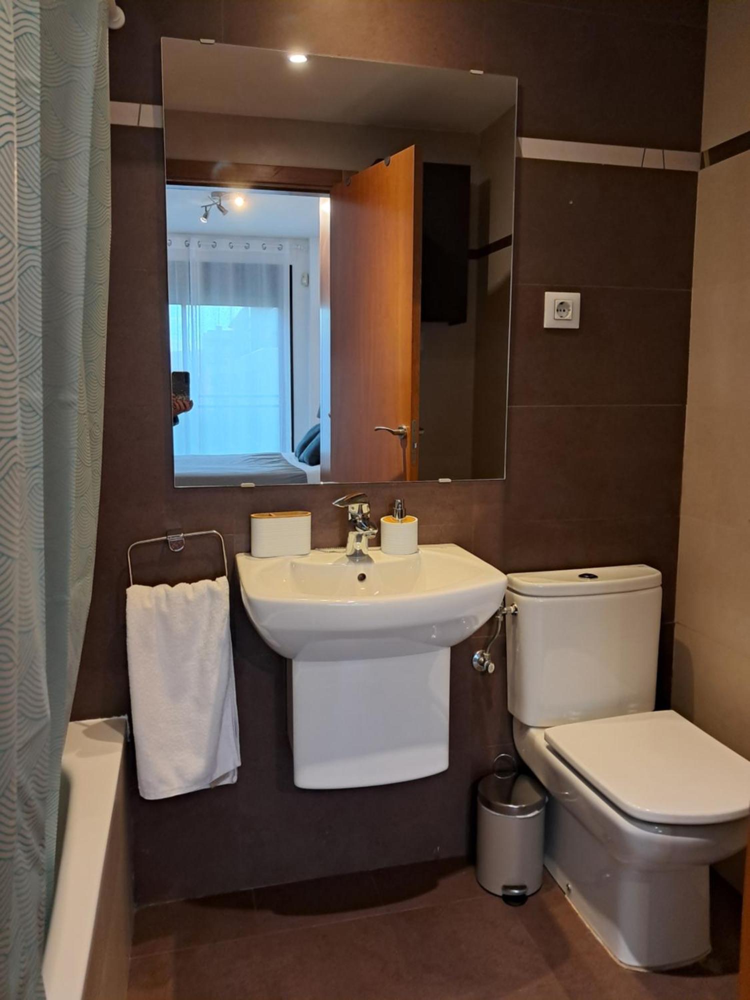 Modern Apartment, With Parking, Close To The Beach!! Sant Adria de Besos Exterior foto